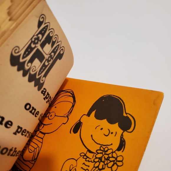 Happiness Is A Warm Puppy First Print Snoopy Paperback Book '70 Charles Schulz - Picture 13 of 13